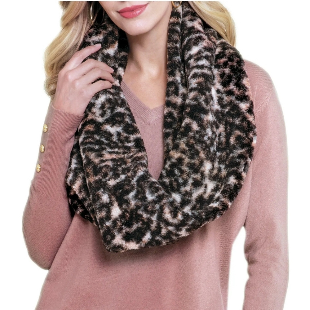 🎉5/$20 NWT Peace & Pearls Camel Leopard Cozy Infinity Sherpa Scarf
